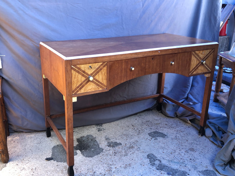 ENGLISH INLAID DESK WITH HANDMADE DOVE TAILS