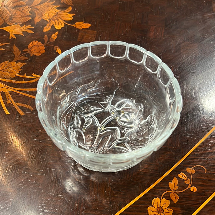 SMALL FLORAL PRESSED DISH