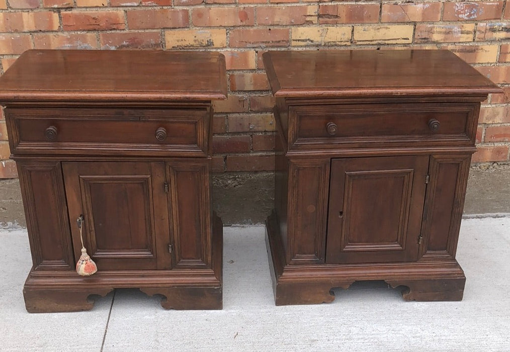 PAIR OF RUSTIC ITALIAN NIGHT STANDS