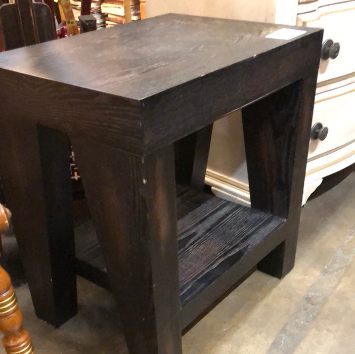 CONTEMPORARY BLACK SIDE TABLE