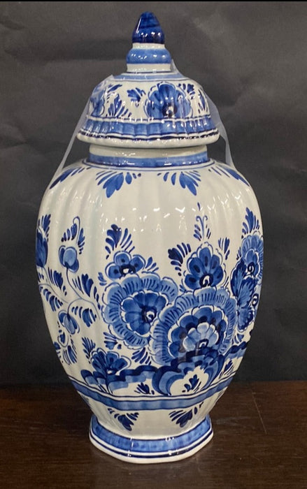 SMALL FLORAL LIDDED DELFT URN