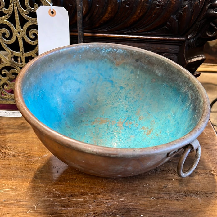 ROUND COPPER WITH BLUE BOWL