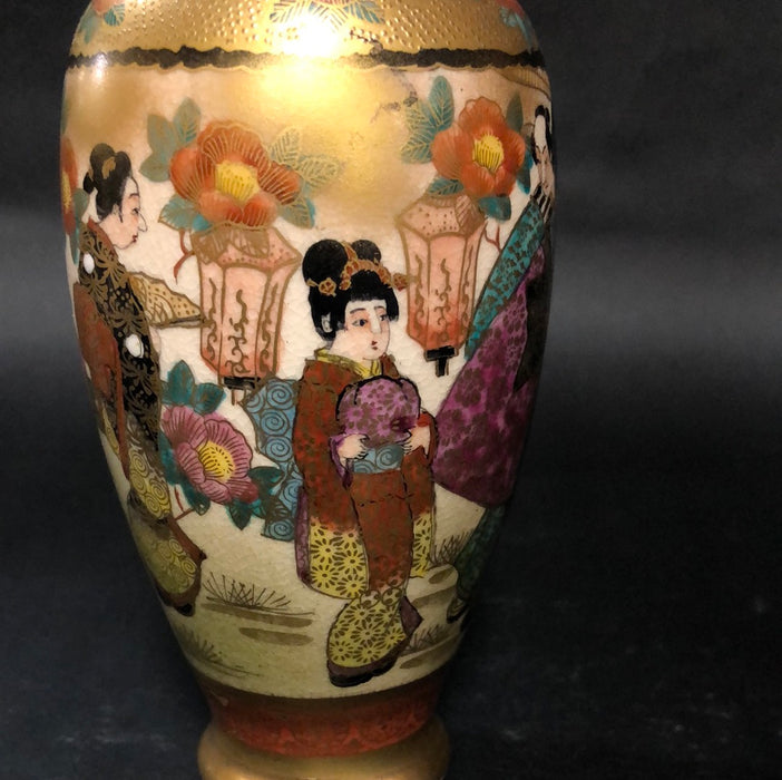 SATSUMA MEDIUM LADY VASE