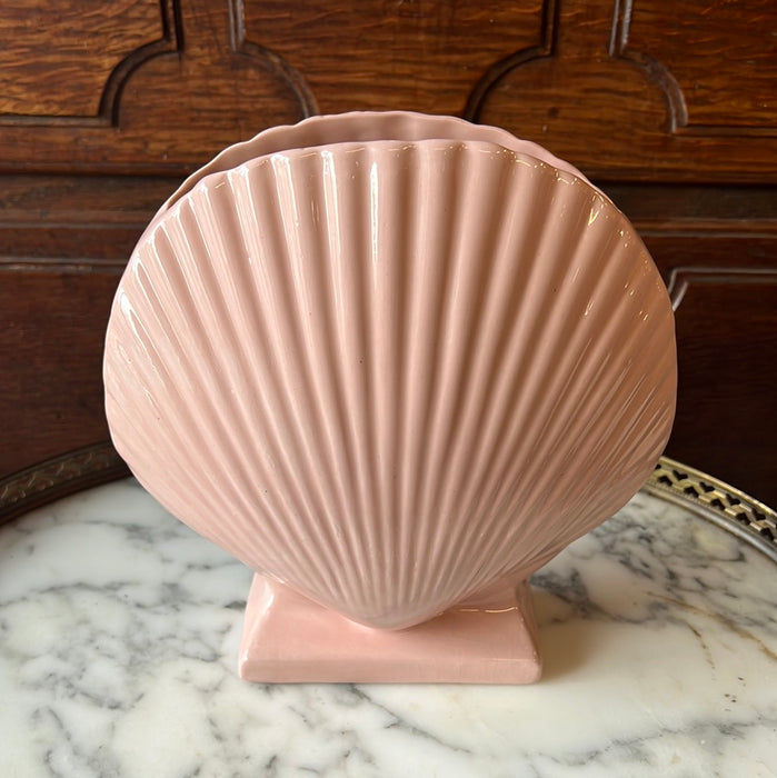 PINK CERAMIC SHELL SHAPED VASE