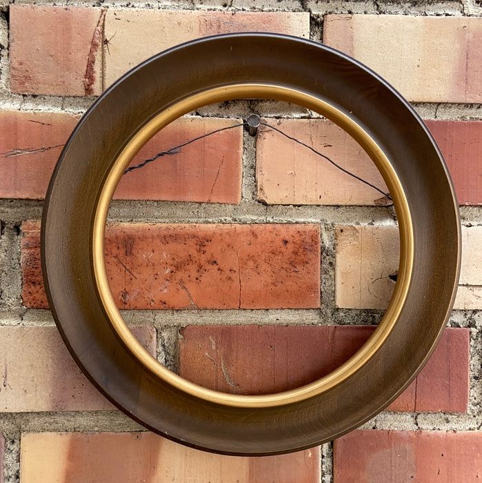 ROUND WOOD PLATE FRAME