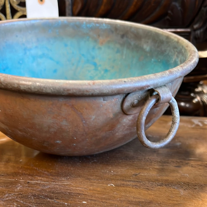 ROUND COPPER WITH BLUE BOWL