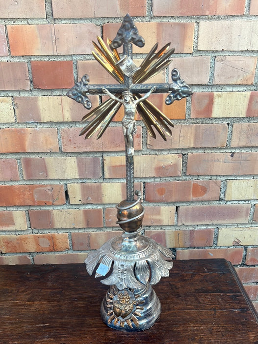 METAL STANDING CRUCIFX