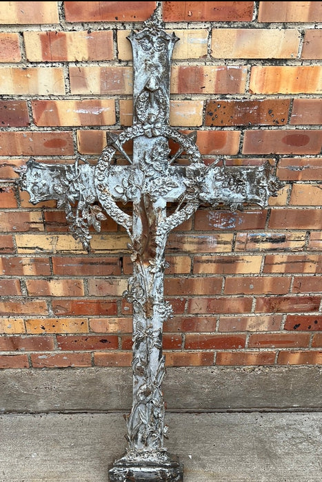 SILVER COLOR VINEY IRON FRENCH FIELD CROSS