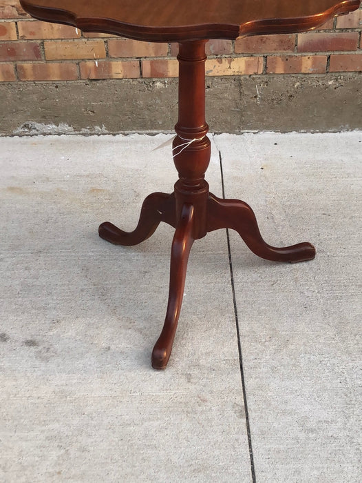 MAHOGANY PIECRUST TABLE