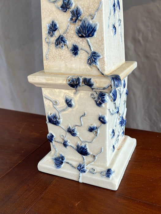 LARGE ANTIQUE CHINESE BLUE AND WHITE OBELISK