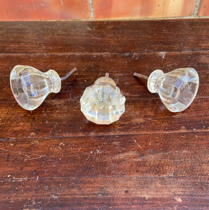 SET OF 3 SMALL CLEAR GLASS KNOBS