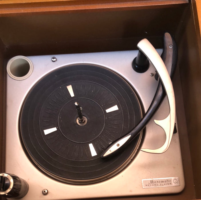 SMALL STEREO CABINET WITH TURN TABLE