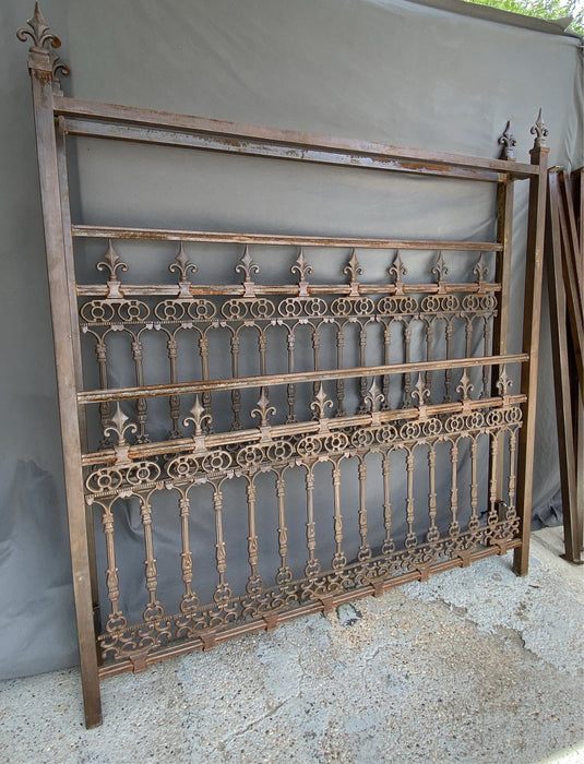 KING SIZE IRON POSTER BED WITH SCROLL WORK DETAIL