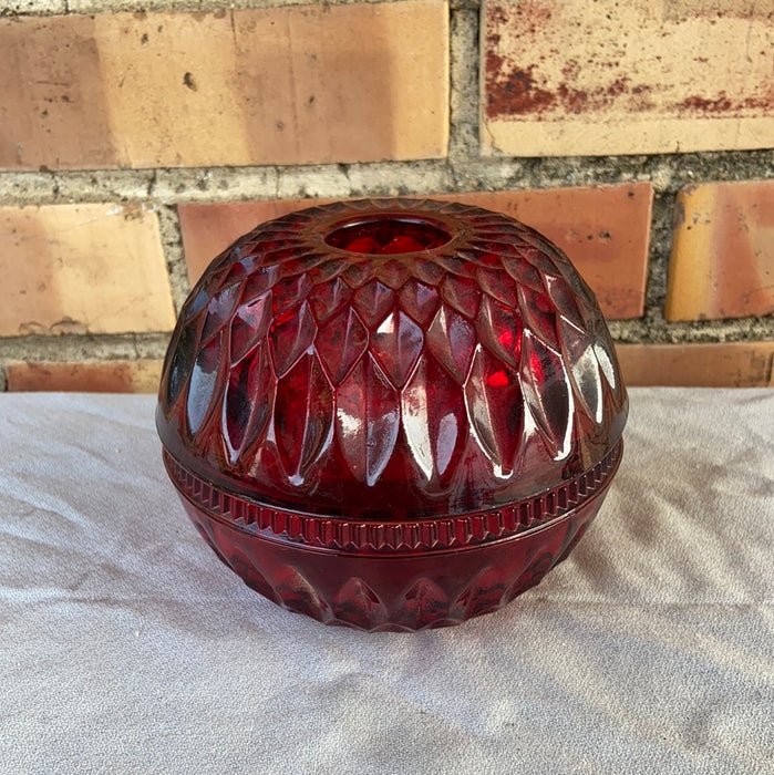 ROUND COVERED RUBY GLASS DISH