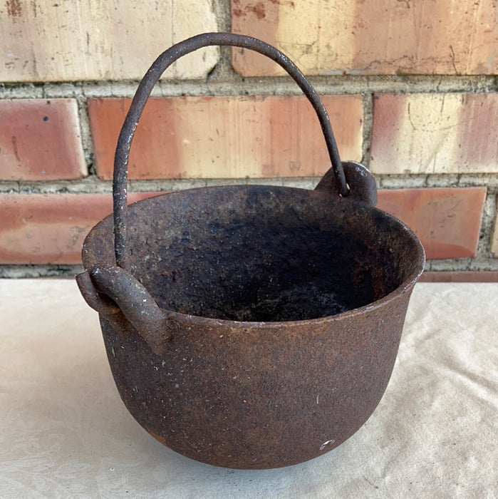 SMALL CAST IRON POT