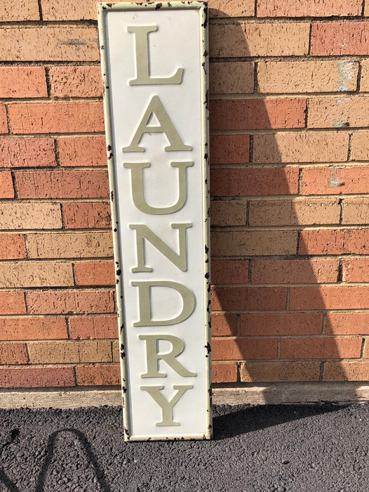 LAUNDRY TIN SIGN