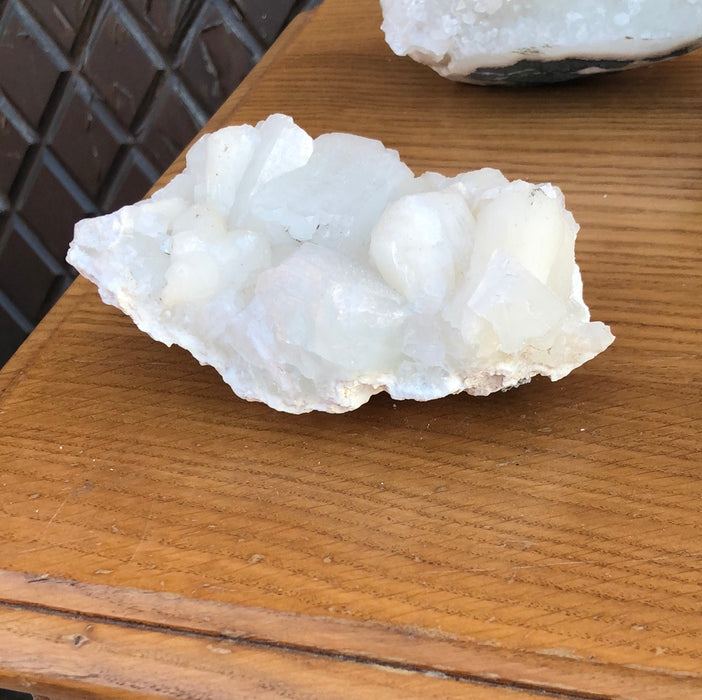 SMALL QUARTZ GEODE