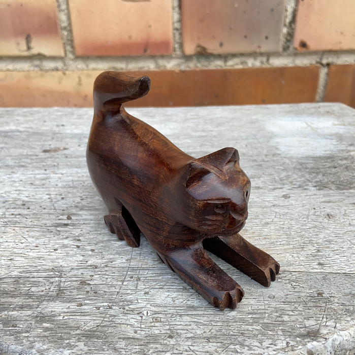 SMALL CARVED WOOD CAT FIGURE