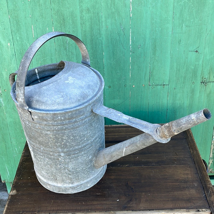 GALVANIZED WATER CAN WITH STRAIGHT SPOUT