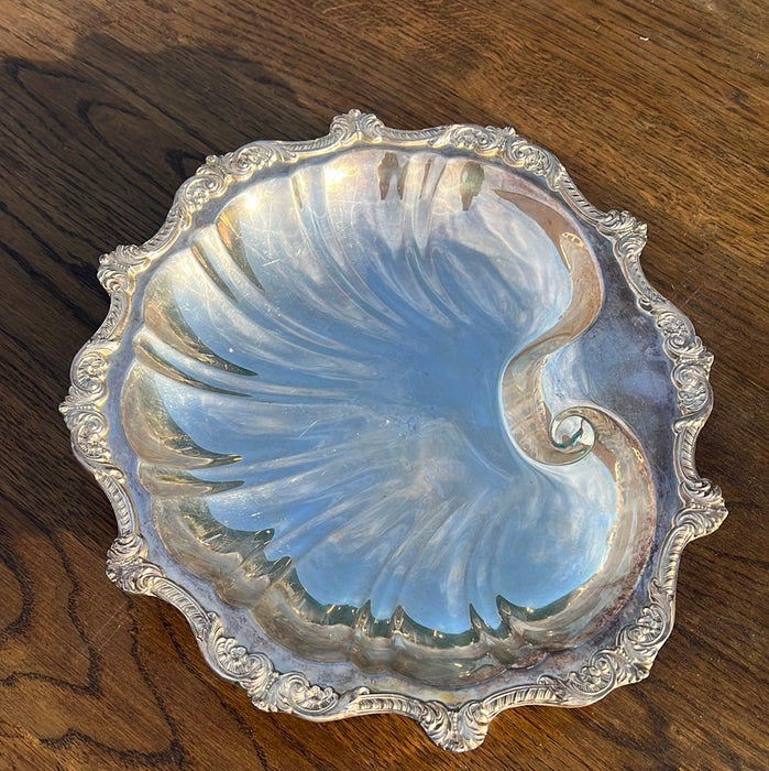 LARGE SILVER PLATE SHELL SHAPED FOOTED TRAY