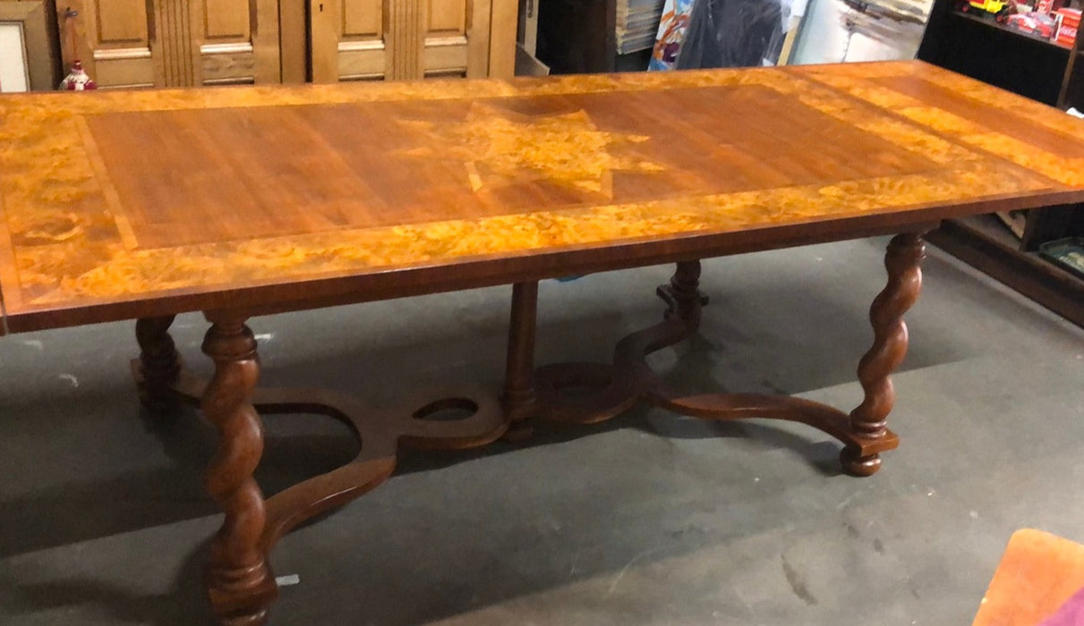 BAKER DINING TABLE WITH TWO LEAVES AND PADS