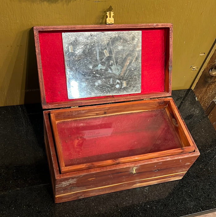 SMALL CEDAR BOX
