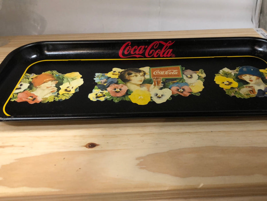 LADIES WITH PANSIES COCA-COLA TRAY