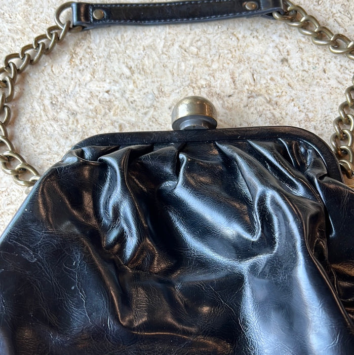 BLACK VINYL PURSE WITH CHUNKY CHAIN AND CLASP & MATCHING WALLET