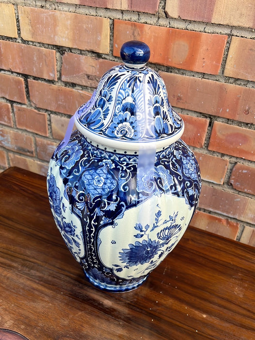 MEDIUM DELFT FLORAL GINGER JAR