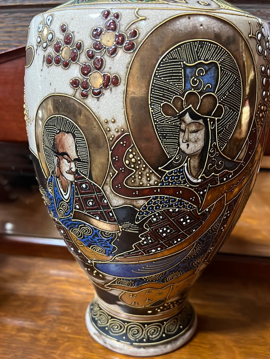 SATSUMA LARGE VASE WITH MAN