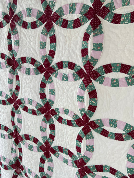 GREEN RED AND IVORY HAND STITCHED WEDDING RING QUILT