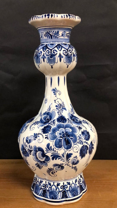 DELFT VASE