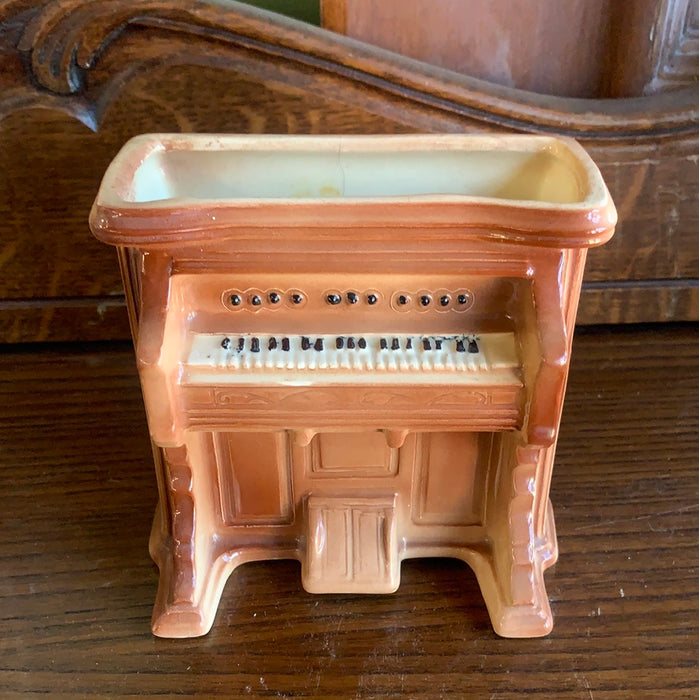 SMALL CERAMIC PIANO PLANTER OR VASE