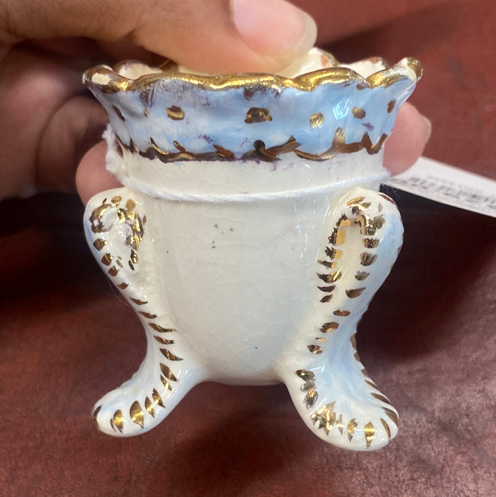 TRI FOOTED PORCELAIN TOOTHPICK HOLDER