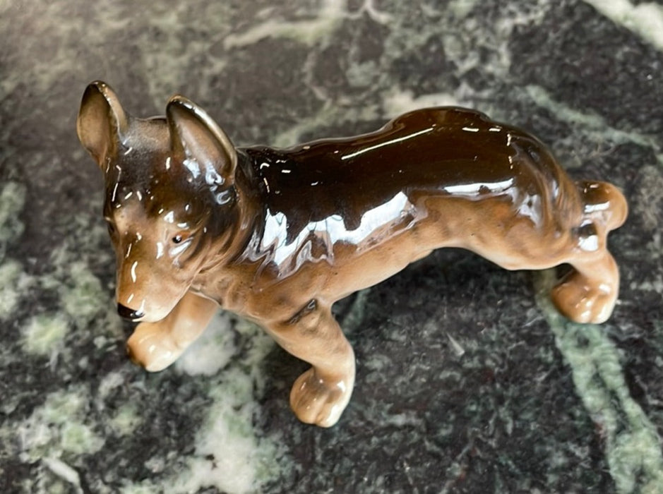 VINTAGE GERMAN SHEPARD PORCELIAN FIGURINE MADE IN JAPAN