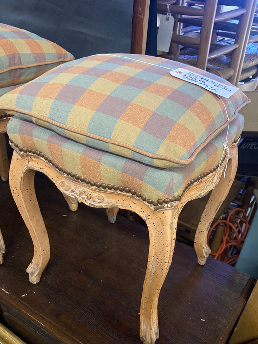 ITALIAN MATCHING PAIR OF UPHOLSTERED OTTOMANS