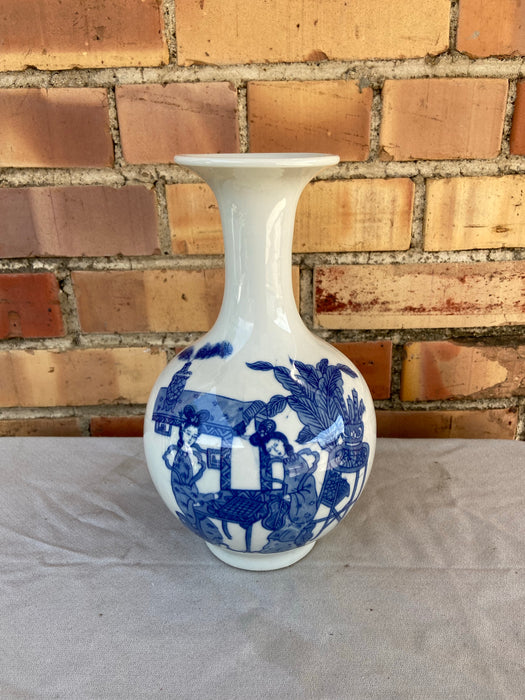 PAIR OF CHINESE BLUE AND WHITE VASES WITH FIGURES