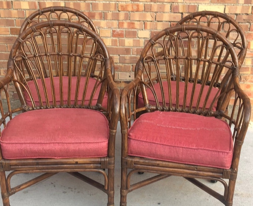 SET OF GLASS TOP RATTAN TABLE AND 4 MATCHING CHAIRS ON CASTERS