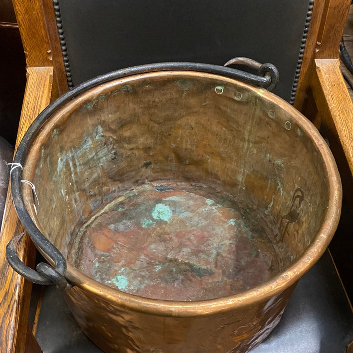 DIMPLED HEAVY COPPER POT WITH ROLLED EDGE AND IRON HANDLES