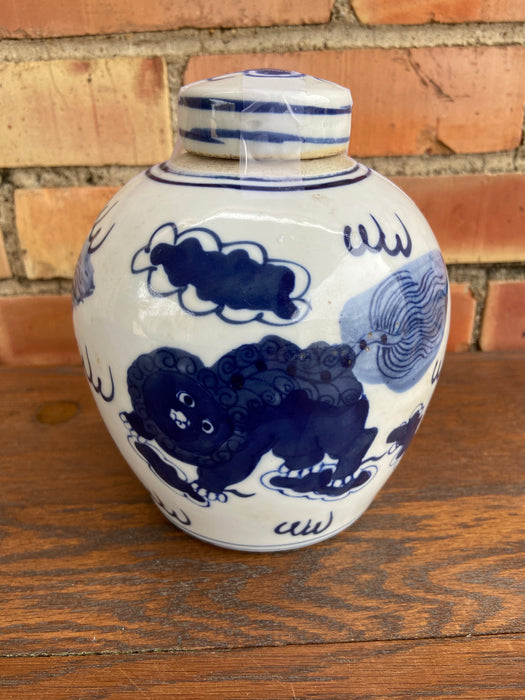 CHINESE BLUE AND WHITE GINGER JAR
