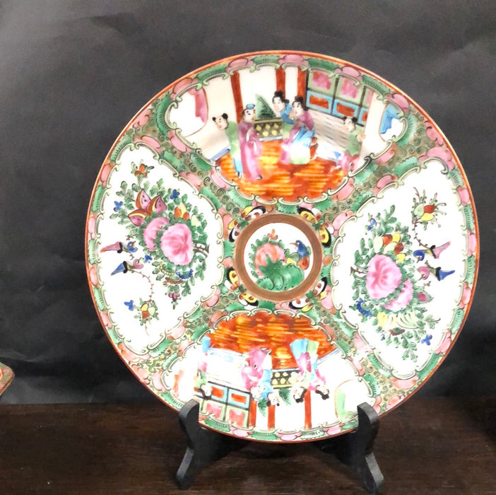 SET OF TWELVE ROSE FAMILLE DINNER PLATES