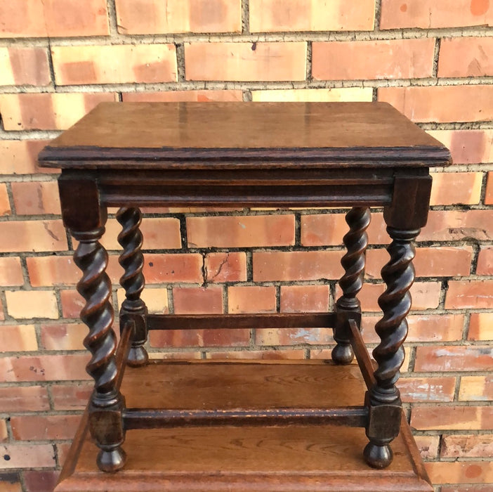 SMALL OAK BARLEY TWIST TABORET