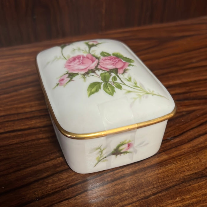 SMALL PORCELAIN ROSES LIMOGE BOX