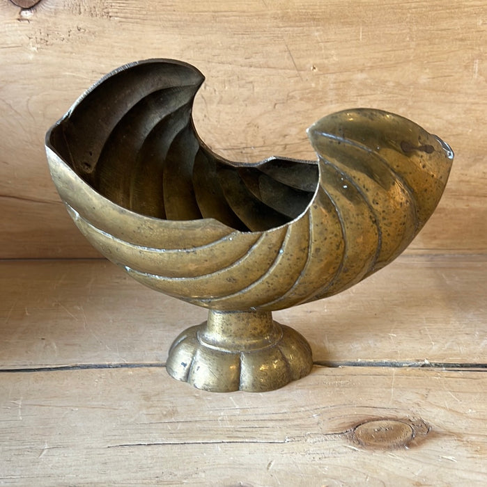 BRASS SHELL SHAPED PLANTER WITH PEDESTAL BASE