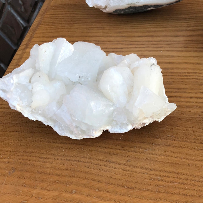 SMALL QUARTZ GEODE