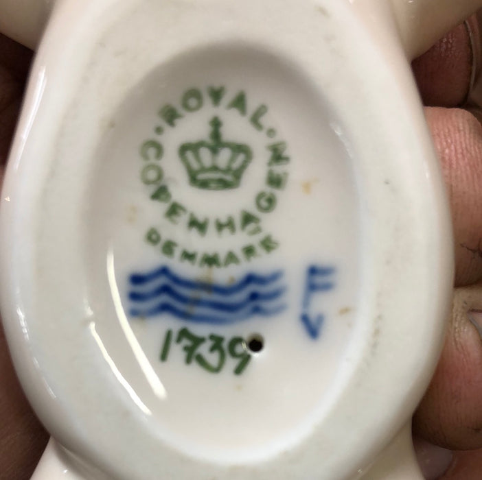 ROYAL COPENHAGEN CRAWLING BABY