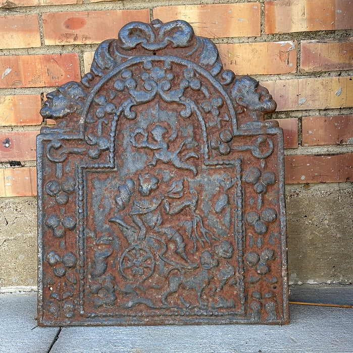 CAST IRON ARCHED TOP FIREBACK