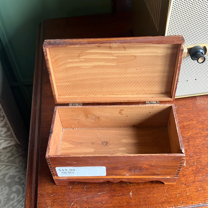 EMPHOPRIA KANSAS LANE CEDAR BOX
