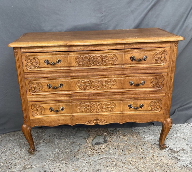 LOUIS XV LIGHT OAK 3-DRAWER COMMODE