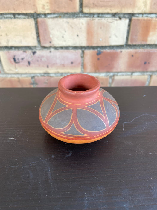 MINIATURE CLAY POT WITH GEOMETRIC DESIGN